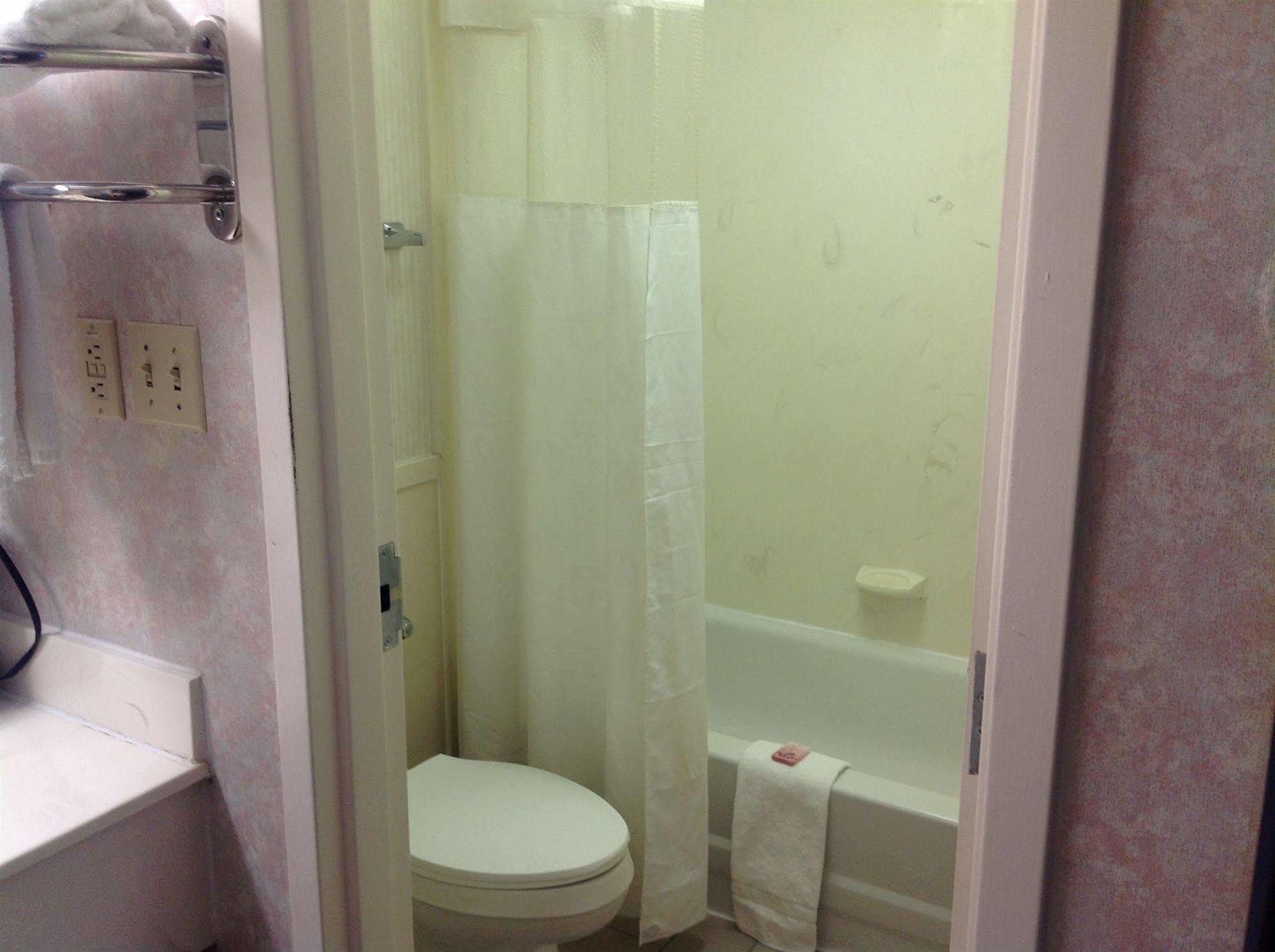 Colonial Inn And Suites - Memphis Southaven Eksteriør bilde