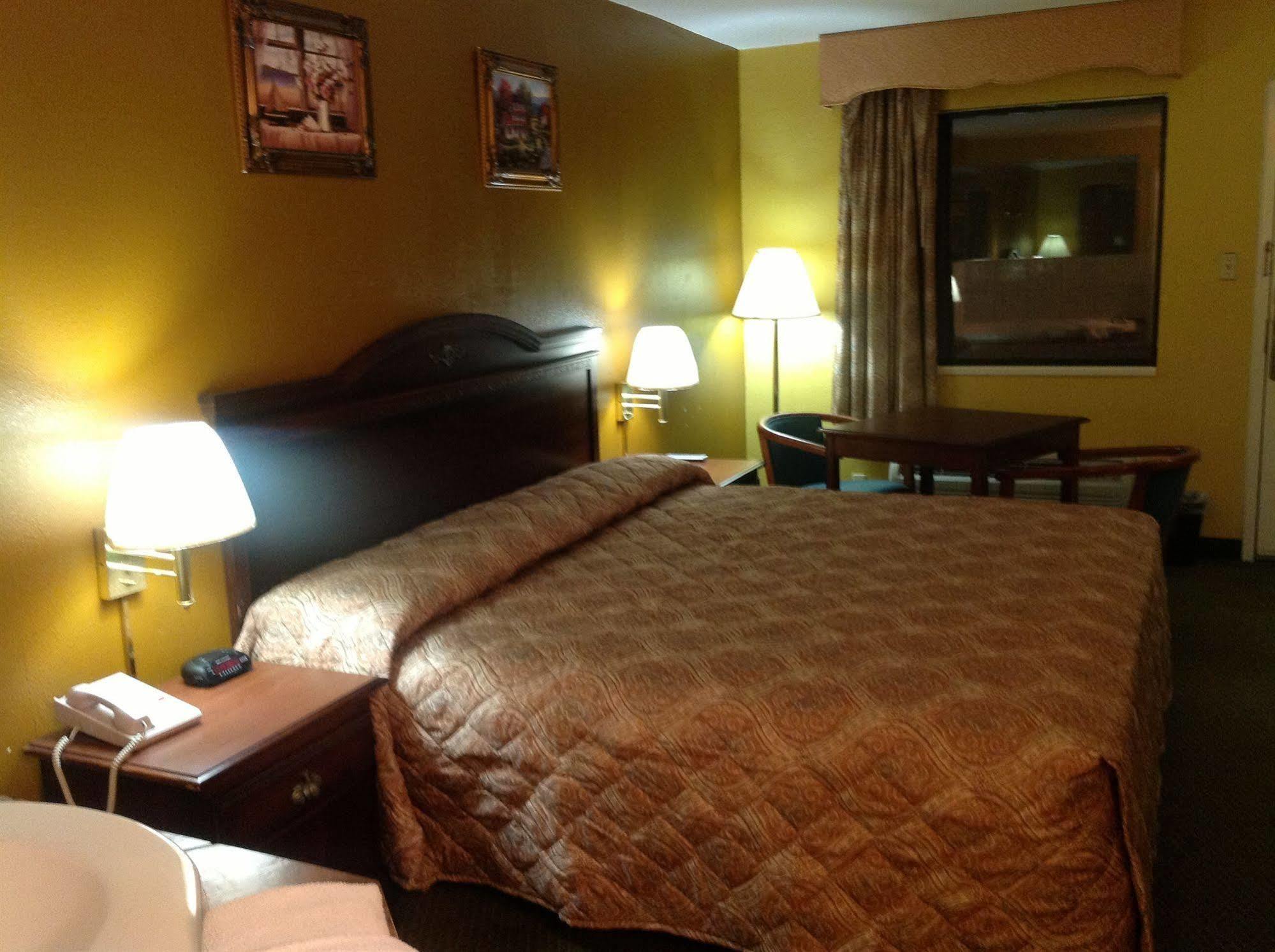 Colonial Inn And Suites - Memphis Southaven Eksteriør bilde