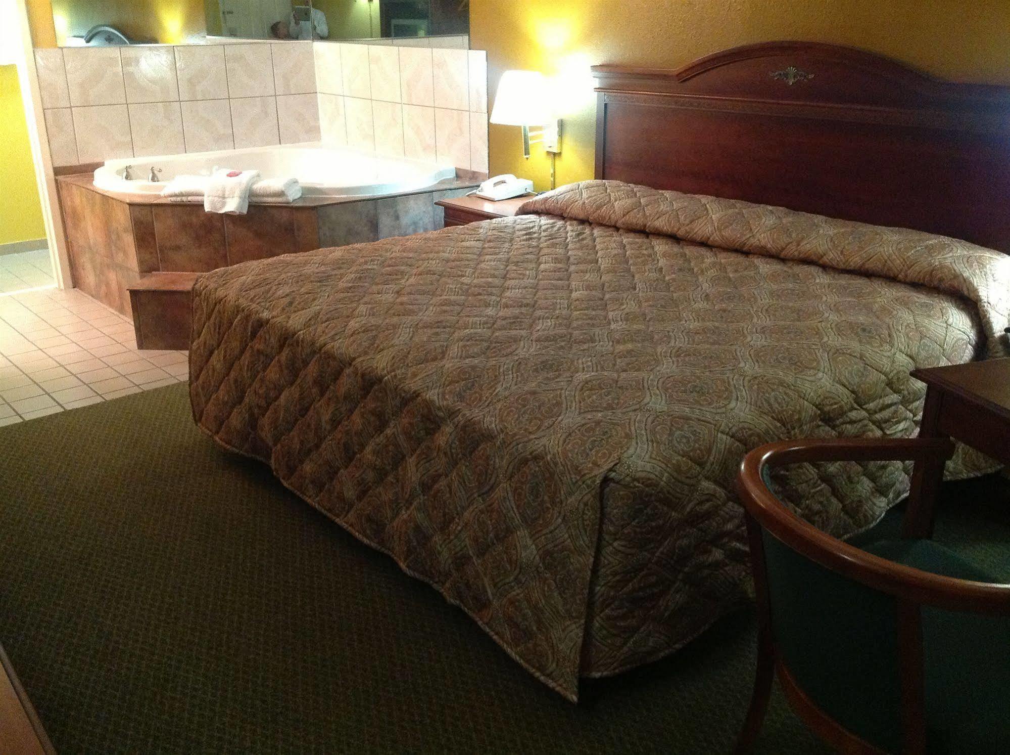 Colonial Inn And Suites - Memphis Southaven Eksteriør bilde